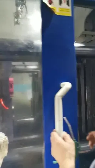 Moulage par injection en plastique de haute précision 2K pour poignée de coffre de pièces automobiles